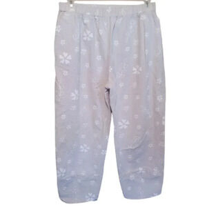Capris...White/grey with slash pockets
